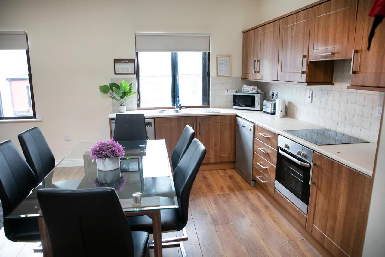 את'לון Arch House Apartments מראה חיצוני תמונה