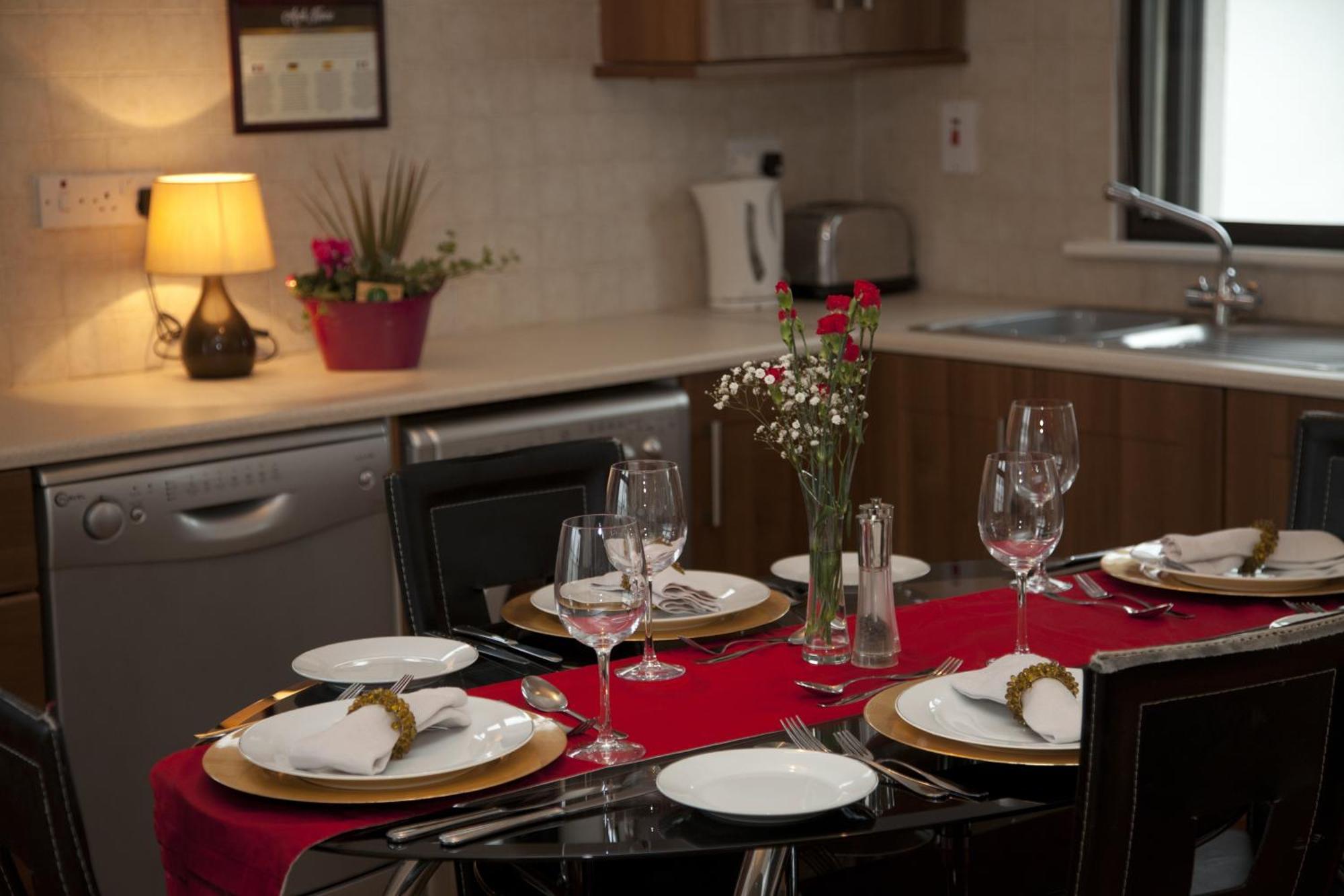 את'לון Arch House Apartments מראה חיצוני תמונה