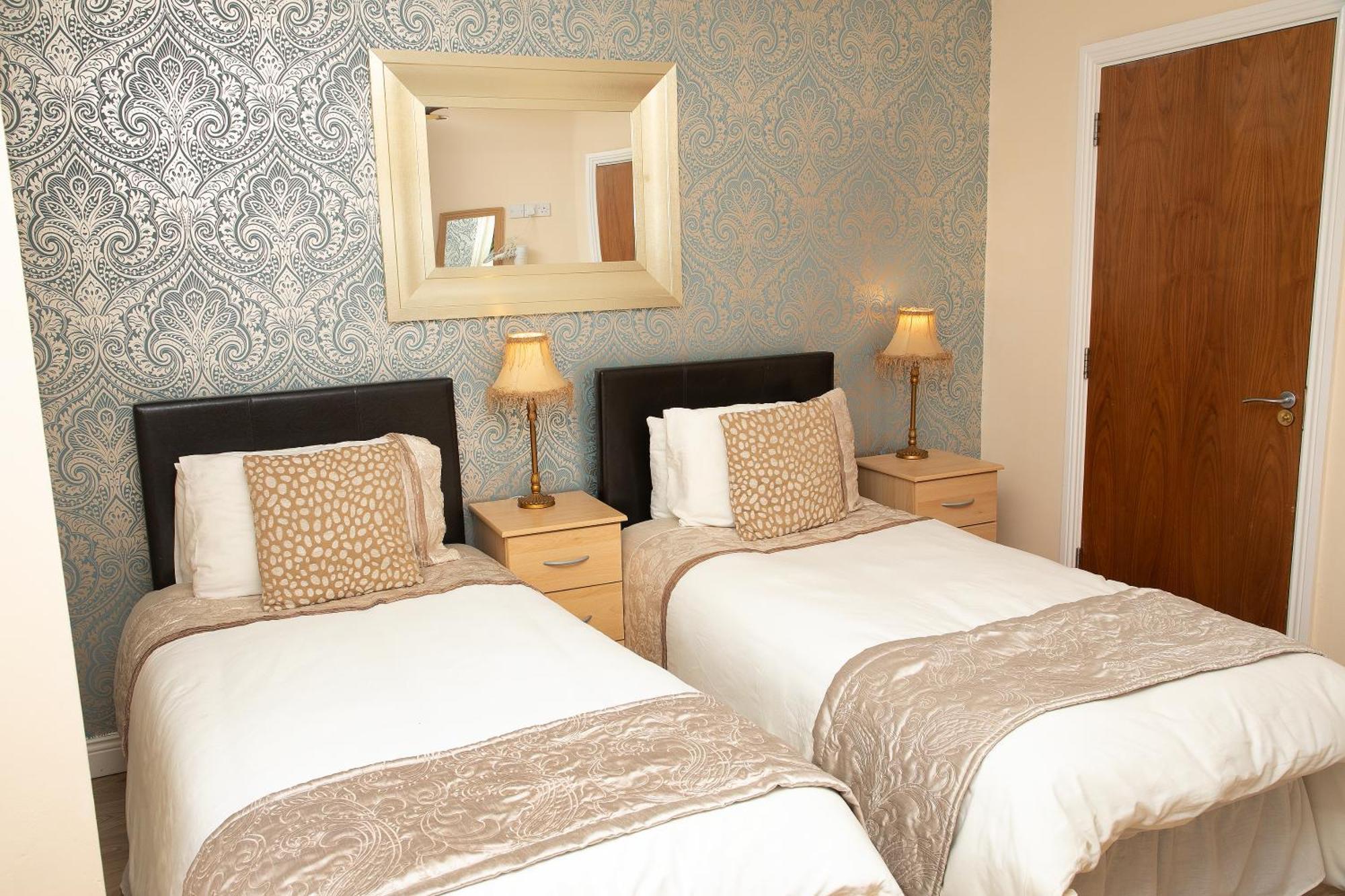 את'לון Arch House Apartments חדר תמונה